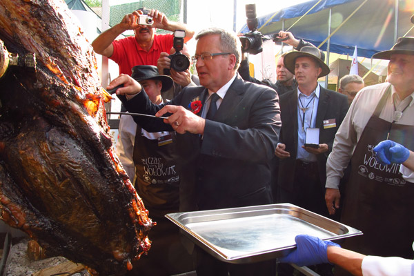 Promocja wołowiny na dożynkach w Spale - Prezydent Bronisław Komorowski